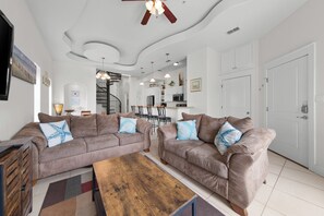 Smart TV - Spacious 3BR condo in South Padre Island, ideal for family getaways. (South Padre Island)