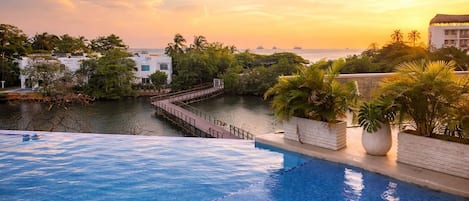 Appartement, 1 chambre, accessible aux personnes à mobilité réduite, vue sur le lac | Piscine | Piscine extérieure