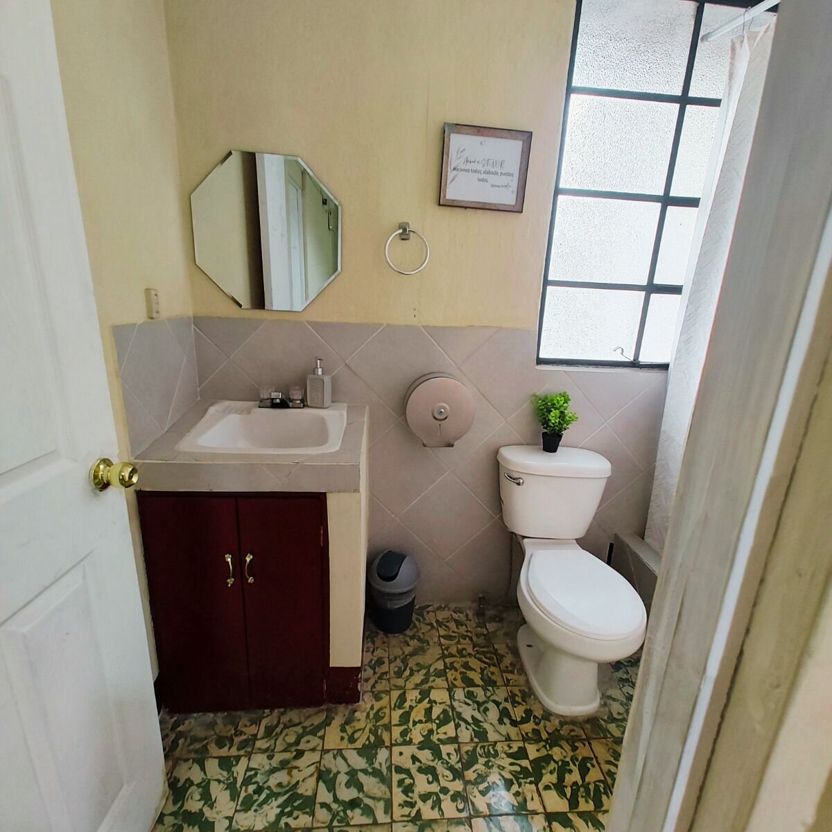 Basic Shared Dormitory | Bathroom