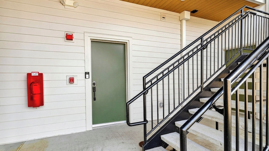 The Bloom House & Cosmic Cowgirl by Avantstay Sleeps 17 + 2 Units Gym + Rooftop + Skyline Views