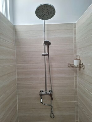 Classic Bungalow, Patio, Garden View | Bathroom - Bungalow Miti Uturoa (Uturoa)