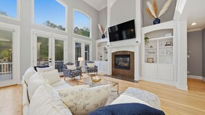 House (4 Bedrooms) | Interior - Belle Pines Hideaway by Avantstay Lakefront + Hot Tub + Fire Pit + Game Room Near Charlotte (Sherrills Ford)