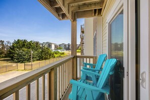 Property grounds - Rogue KDH steps to the  Beach condo w/ pool (Kill Devil Hills)