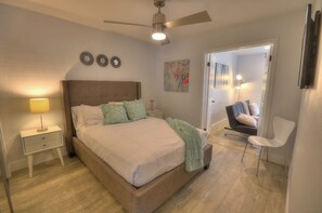 5 bedrooms, iron/ironing board, Internet, bed sheets - Casa Mauka and Casa Makai Palm Desert, Entire 2 Unit Duplex with Private Pool (Palm Desert)