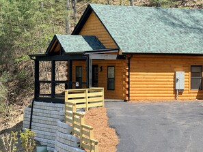Exterior - Can't Say NO- 1 Bedroom Honeymoon Cabin Close to Pigeon Forge Parkway (Sevierville)