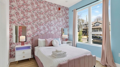 Cosmic Cowgirl & Lischey Loft by Avantstay 2 Stylish Units + Rooftop Lounge + Skyline Views