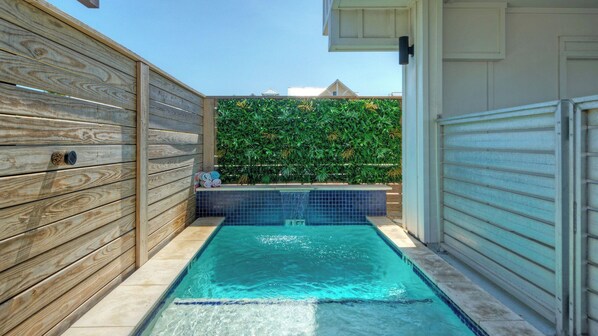 Apartment (2 Bedrooms) | Front of property