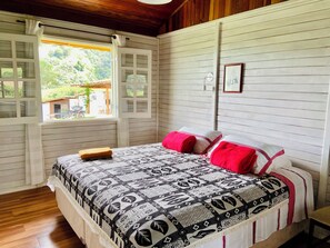 3 slaapkamers, een strijkplank/strijkijzer, wifi, beddengoed