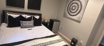 Modern Private Room Easy Access to Everything