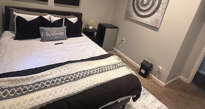 Modern Private Room Easy Access to Everything