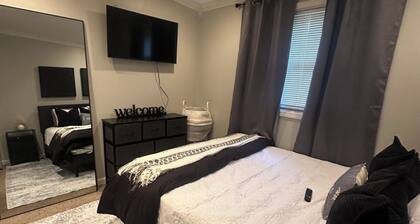 Modern Private Room Easy Access to Everything