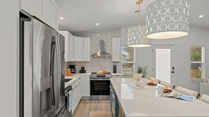 Interior - Coral Cove by Avantstay Private Pool + Patio Near Panama City Beach (Panama City Beach)