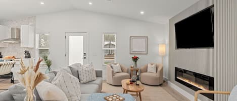 House (2 Bedrooms) | Interior