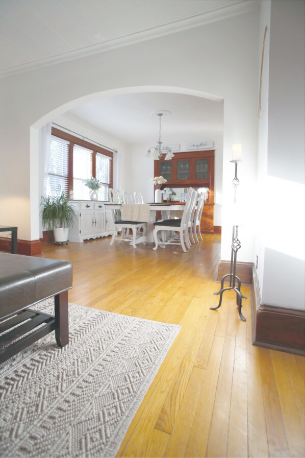 Dining - Urban Farmhouse! ½ Acre•Fire Pit•Near DT•3 BDRM (Saint Paul)