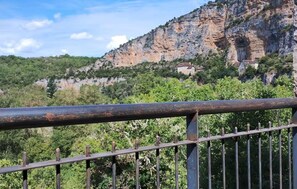 Property grounds - Beautiful home in Sauliac-Sur-Célé with WiFi (Sauliac-Sur-Célé)