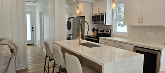 Sandvika Muskoka - Beachfront on Moon River