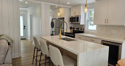 Sandy Beach Waterfront Cottage | South Exposure | Bala