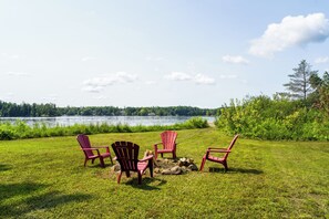 Property grounds - Sandvika Muskoka - Beachfront on Moon River (Bala)