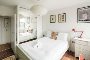 1 bedroom, iron/ironing board, free WiFi, bed sheets - Bright Spacious 1BR Flat in Vibrant Dalston (London)
