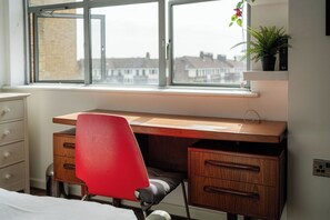 Interior - Bright Spacious 1BR Flat in Vibrant Dalston (London)