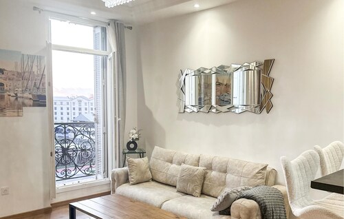 1 bedroom stunning home in Marseille