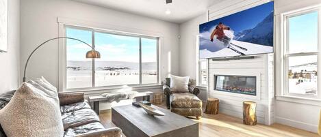Smart-TV, Kamin, Tischtennisplatte