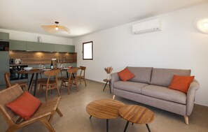 Smart TV - Nice home in Mazan with house a panoramic view (Mazan)