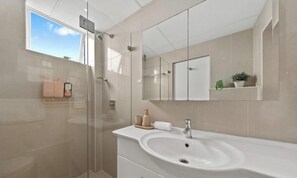Hair dryer - KozyGuru | Iconic Panorama | Harbour Front Living (Lavender Bay)