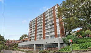 Exterior - KozyGuru | Iconic Panorama | Harbour Front Living (Lavender Bay)