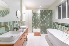 Hair dryer, towels - Le Splendide - Au cœur du 6ème arrondissement (Lyon)