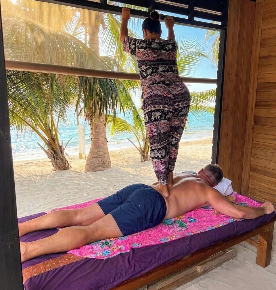 Thai massages, beach massages