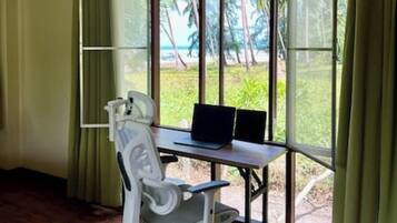 Signature Bungalow, Ocean View, Beachside