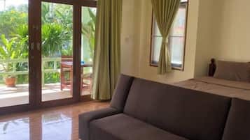 Bungalow Khas, pemandangan samudra, tepi pantai | Area keluarga | Smart TV 45-inci dengan saluran TV digital dan Netflix
