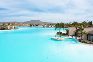 Outdoor pool - Oceanfront 3BR in Diamante/Golf, Pools & Beach (B.C.S.)