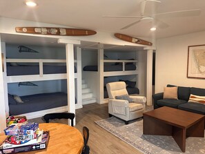 Interior - Large Lake House on Triple Lot With Huge Treed Deck Overlooks Water (Whitehall)