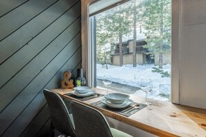 Dining - Dreamy: Modern + Unique + Garage + HotTub - Walk to Village (Mammoth Lakes)