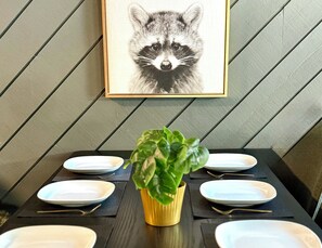 Dining - Dreamy: Modern + Unique + Garage + HotTub - Walk to Village (Mammoth Lakes)