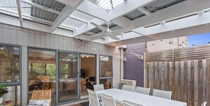 Outdoor dining - 2 Story Townhouse in Cowes (Cowes)