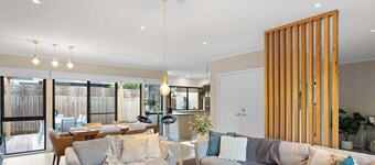 2 Story Townhouse in Cowes