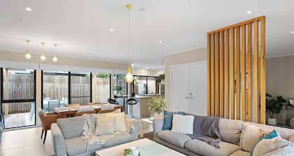 2 Story Townhouse in Cowes