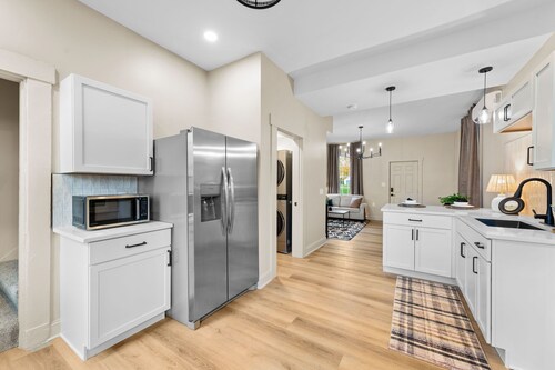 Marigold - Entire Home in Hamilton, Ohio - Historic charm with modern amenities