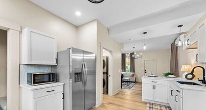 Marigold - Entire Home in Hamilton, Ohio - Historic charm with modern amenities
