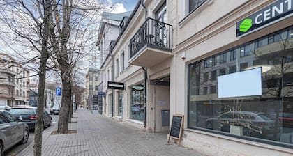 Prime City 1BD Apartment by Domvia