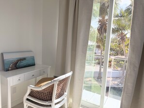 Interior - Luxury Grace Bay Villa 3, 100 steps to Beach&reef, private pool for 6 (The Bight Settlement)