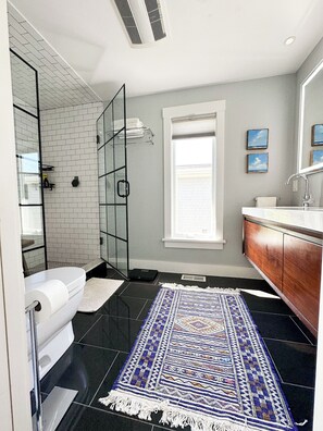 Bathroom - West End Modern 3-Bedroom with Beautiful Private Outdoor Living (Provincetown)