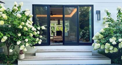 West End Modern 3-Bedroom with Beautiful Private Outdoor Living