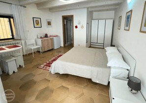 Room - Vrbo Property (Amantea)