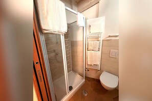 Shower, hair dryer, bidet, towels - Your Charming Amantea Getaway (Amantea)