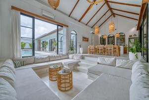 Villa, 3 Bedrooms, Garden View | Interior
