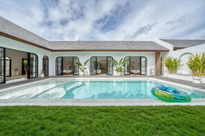 ดีลักซ์วิลล่า, 3 ห้องนอน, วิวสวน | สระว่ายน้ำ | สระว่ายน้ำกลางแจ้ง